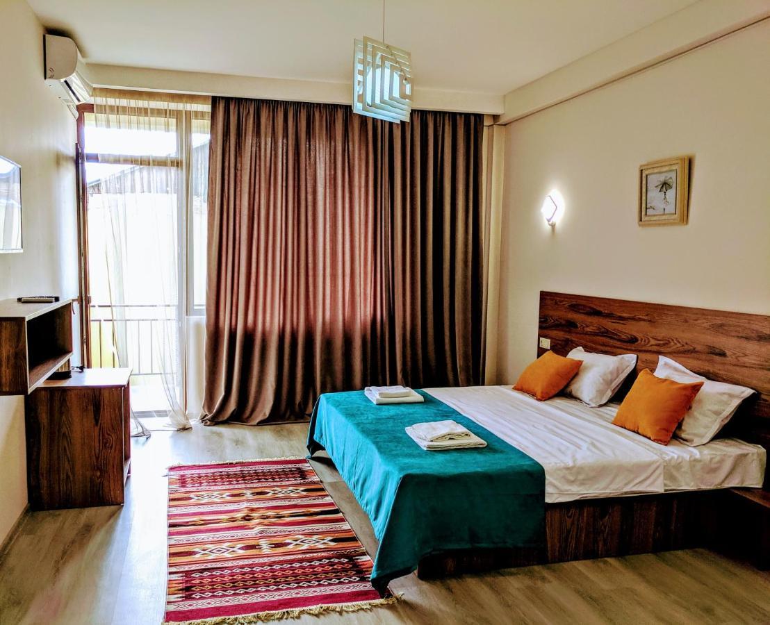 Hotel 5 Rooms Tbilisi Esterno foto