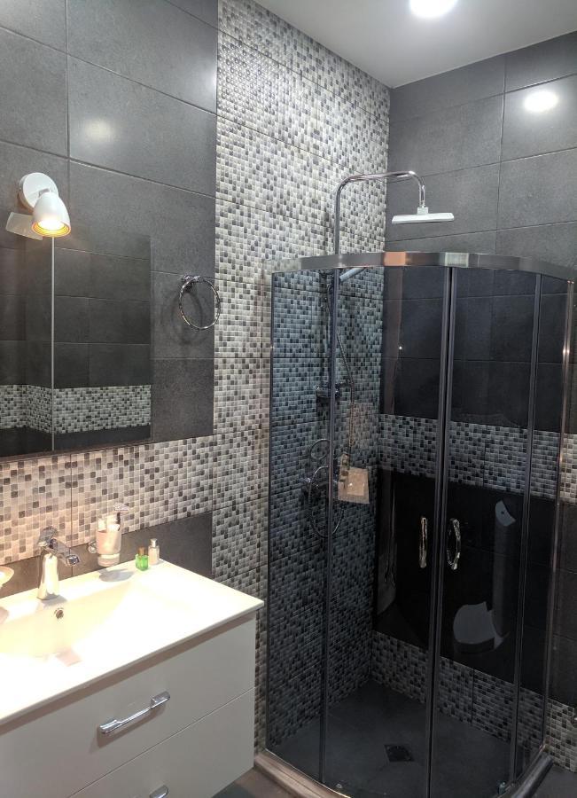 Hotel 5 Rooms Tbilisi Esterno foto